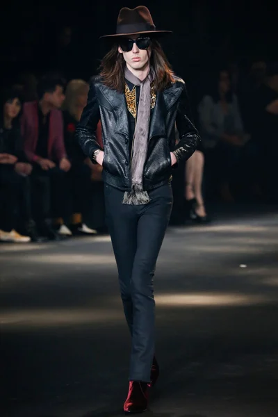 Look 28